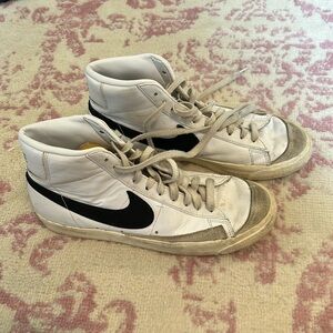 Nike Blazer Mid '77 Women's Shoes